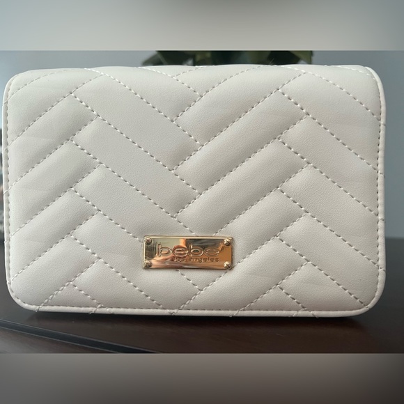 White crossbody purse - Picture 2 of 5